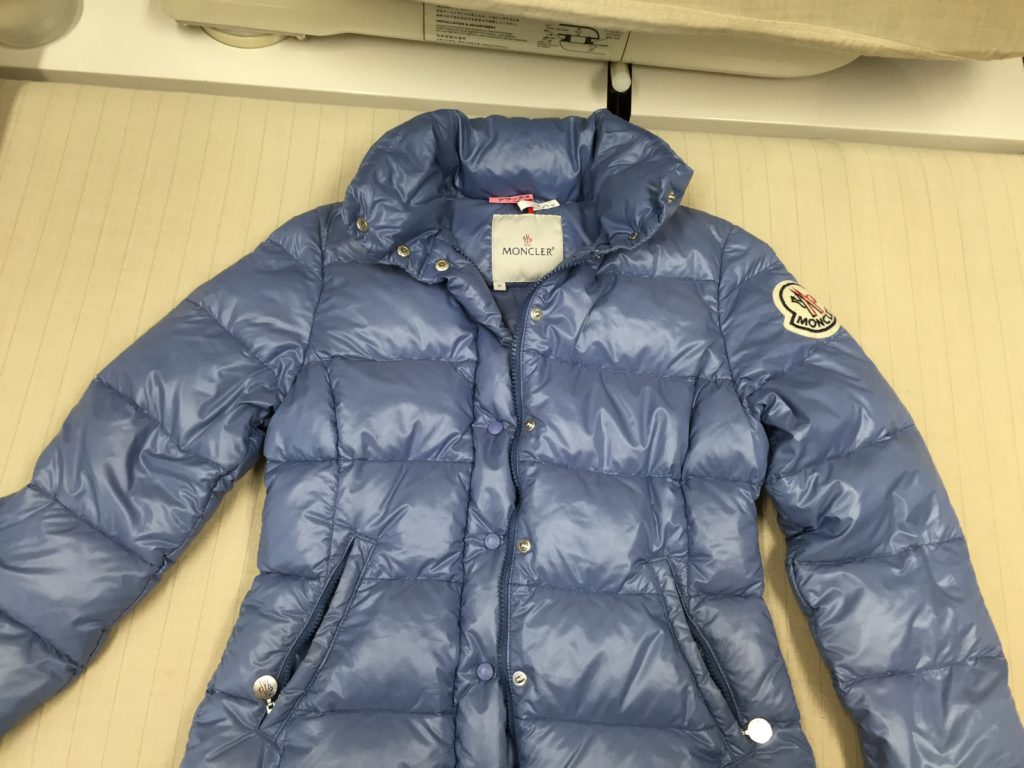 MONCLER ダウンジャケットのクリーニング